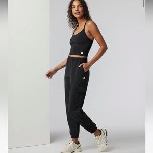 Vuori Boyfriend Cargo Sweatpant Size XL Black Heather